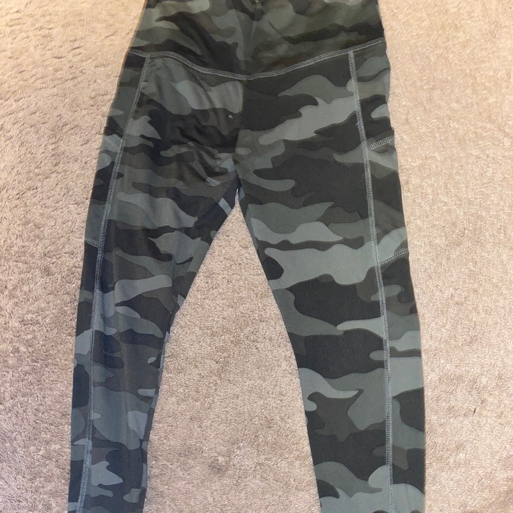Camo leggings